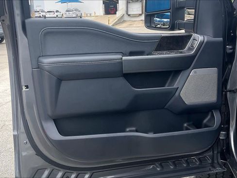 Used 2025 Ford F250 Lariat w/ Chrome Package image 20