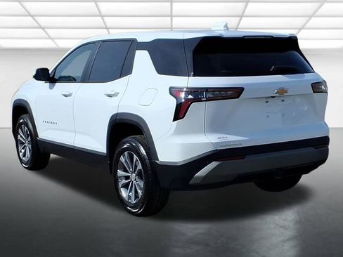 New 2026 Chevrolet Equinox LT FWD image 3