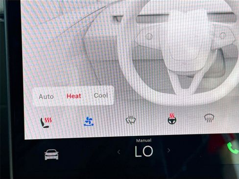 Used 2026 Tesla Model Y 2WD image 9