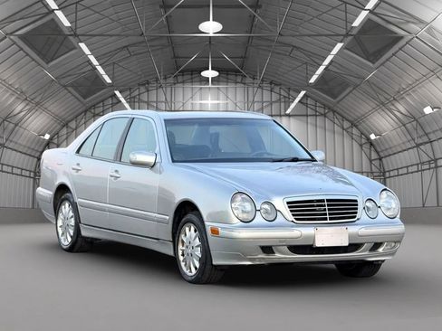 Used 2002 Mercedes-Benz E 320 4MATIC Sedan image 1