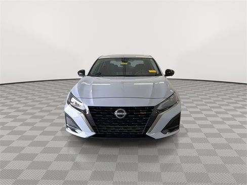 Certified 2024 Nissan Altima 2.0 SR image 4