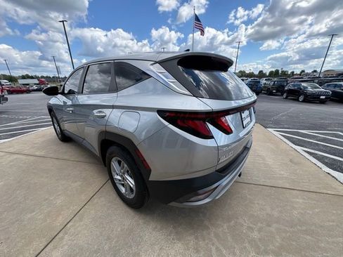 Used 2025 Hyundai Tucson SE image 4