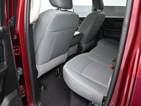 Used 2018 RAM 1500 Express w/ Express Value Package image 24