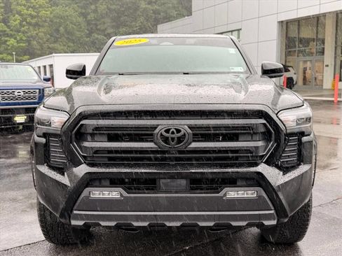 Used 2025 Toyota Tacoma SR5 AWD/4WD image 10