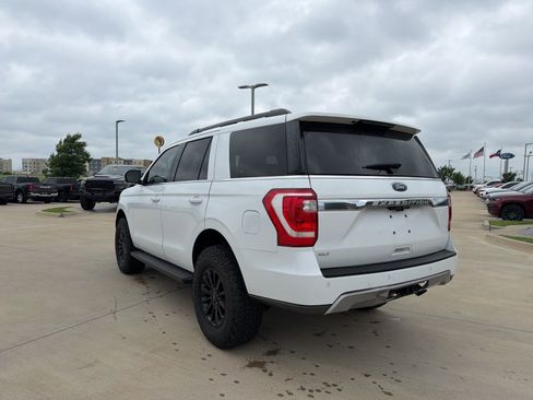 Used 2021 Ford Expedition XLT RWD image 3