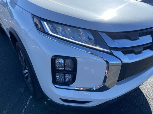 Used 2021 Mitsubishi Outlander Sport SE image 3