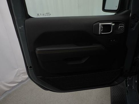New 2026 Jeep Wrangler Unlimited Sahara AWD/4WD image 28