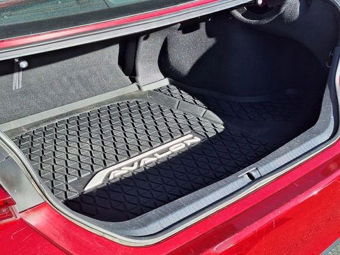 Used 2019 Toyota Avalon Limited image 31