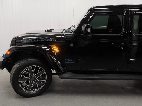 Certified 2022 Jeep Wrangler Unlimited Sahara image 16