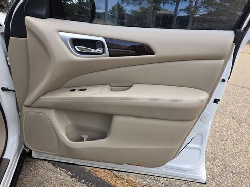 Used 2014 Nissan Pathfinder Platinum w/ Platinum Premium Package FWD image 23
