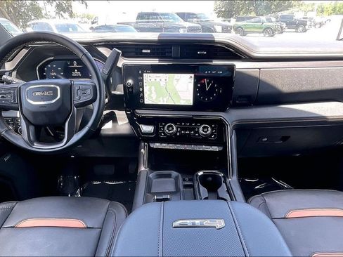 Used 2024 GMC Sierra 2500 AT4 w/ AT4 Premium Plus Package AWD/4WD image 7