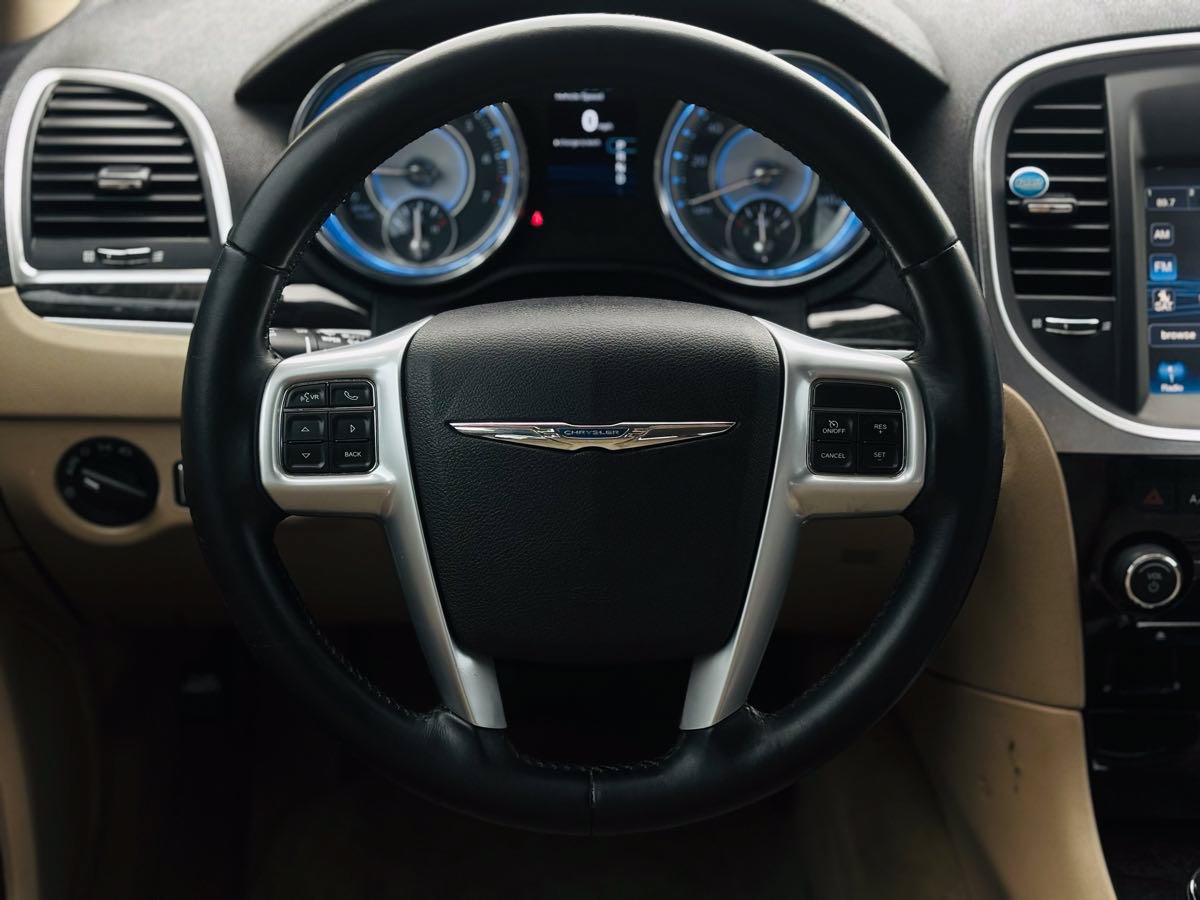 Used 2014 Chrysler 300 AWD image 48