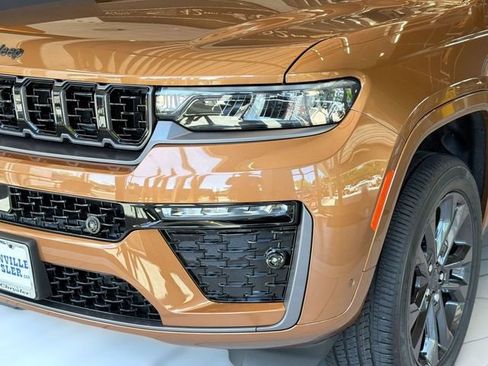 New 2026 Jeep Grand Cherokee L Limited AWD/4WD image 11