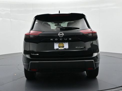 Used 2024 Nissan Rogue SV AWD/4WD image 7