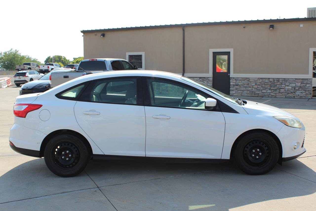 Used 2012 Ford Focus SE FWD image 6