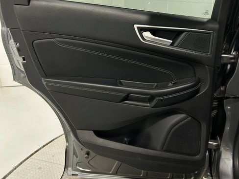 Used 2022 Ford Edge Titanium AWD/4WD image 24