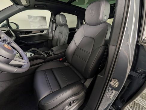 New 2026 Porsche Cayenne AWD/4WD image 5