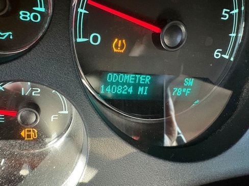 Used 2013 GMC Sierra 1500 SLT w/ SLT Convenience Package AWD/4WD image 10
