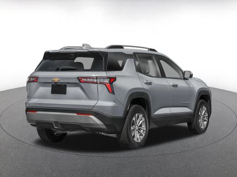 Used 2025 Chevrolet Equinox LT FWD image 2