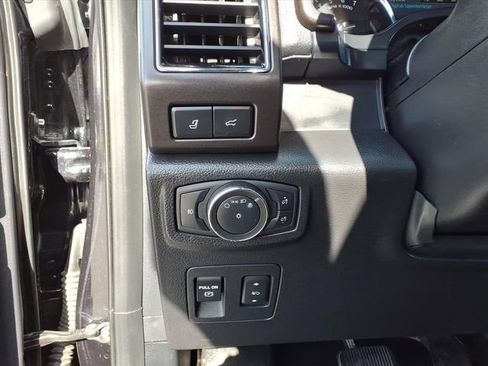 Used 2020 Ford Expedition Limited image 14