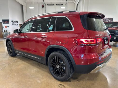 Used 2021 Mercedes-Benz GLB 250 w/ Premium Package image 6