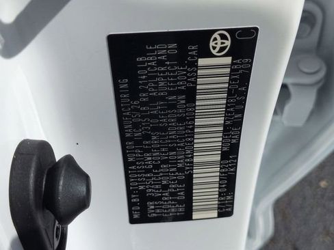 Certified 2026 Toyota Corolla LE FWD image 31