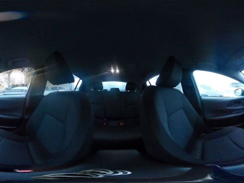 Used 2025 Toyota Prius LE image 42