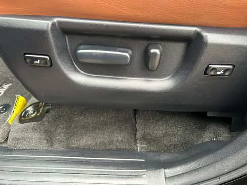 Used 2016 Toyota Sequoia Platinum image 9