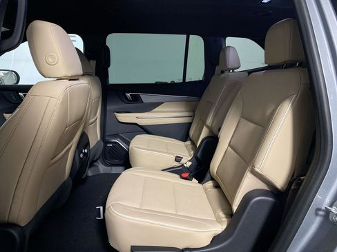 Used 2026 Buick Enclave Preferred w/ Power Package AWD/4WD image 21