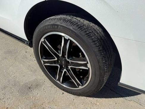 Used 2020 Ford Expedition Limited w/ Equipment Group 303A RWD image 7
