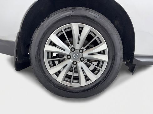 Used 2018 Nissan Pathfinder SV image 51