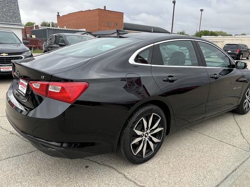 Used 2016 Chevrolet Malibu LT w/ Leather Package FWD image 7