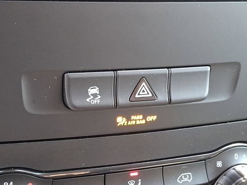 Used 2023 Mercedes-Benz Metris image 27