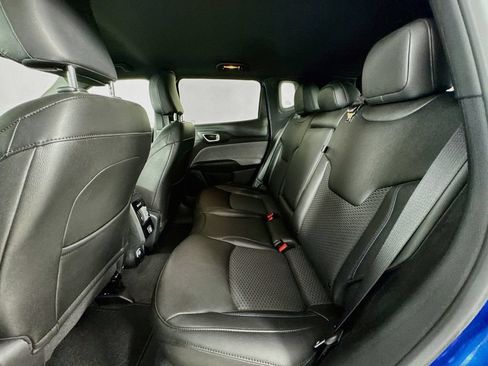 Used 2025 Jeep Compass Latitude AWD/4WD image 28