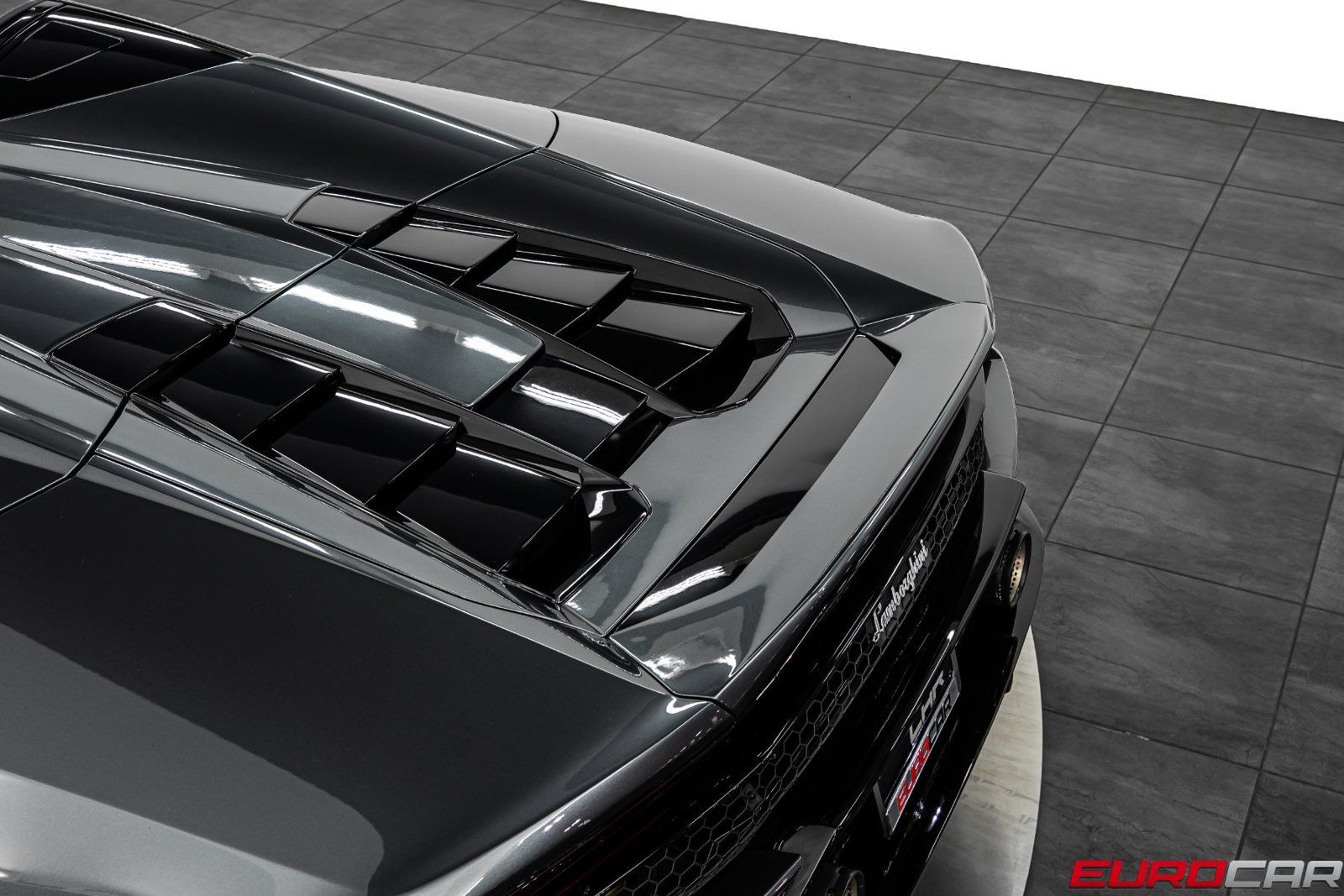 Used 2021 Lamborghini Huracan EVO RWD image 21