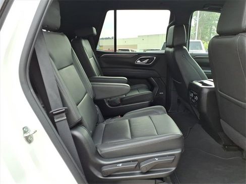 Used 2022 Chevrolet Tahoe LT w/ Luxury Package image 14