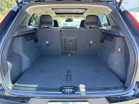 Used 2025 Volvo XC40 B5 Plus w/ Climate Package image 14