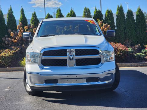 Used 2017 RAM 1500 Classic SLT image 5