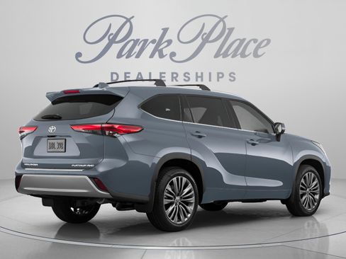 Used 2022 Toyota Highlander Platinum FWD image 3