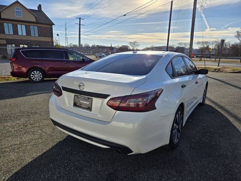 Used 2016 Nissan Altima 2.5 SV FWD image 7