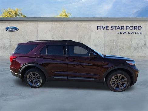 Used 2022 Ford Explorer XLT w/ Equipment Group 202A image 9