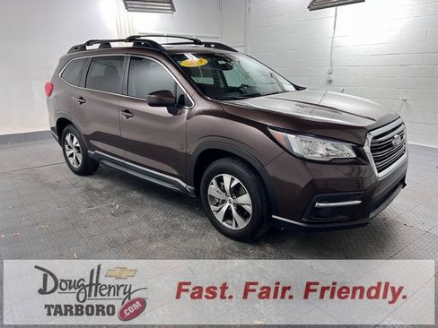 Used 2019 Subaru Ascent Premium image 3