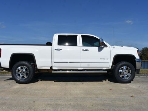 Used 2018 GMC Sierra 3500 SLT w/ Duramax Plus Package image 3