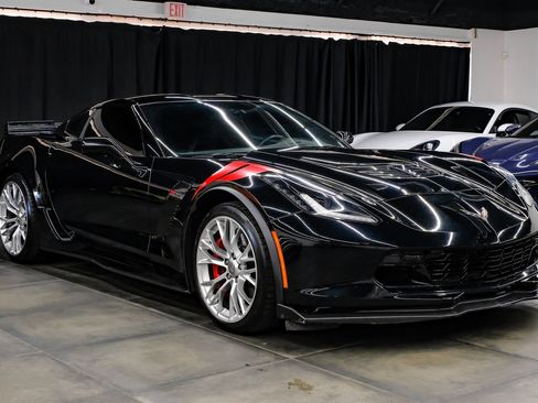 Used 2016 Chevrolet Corvette Z06 w/ 3LZ Preferred Equipment Group image 9