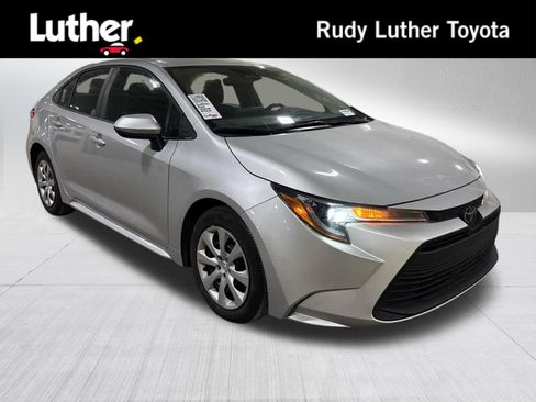 Certified 2024 Toyota Corolla LE image 1