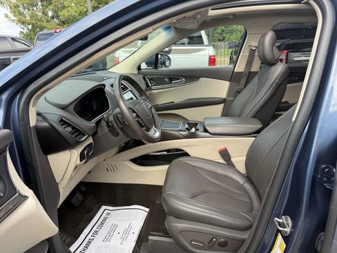 Used 2019 Lincoln Nautilus Reserve FWD image 7