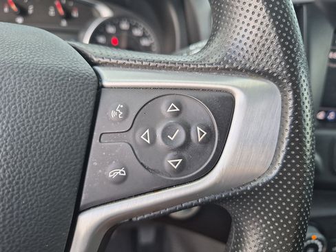 Used 2024 GMC Terrain SLE AWD/4WD image 17