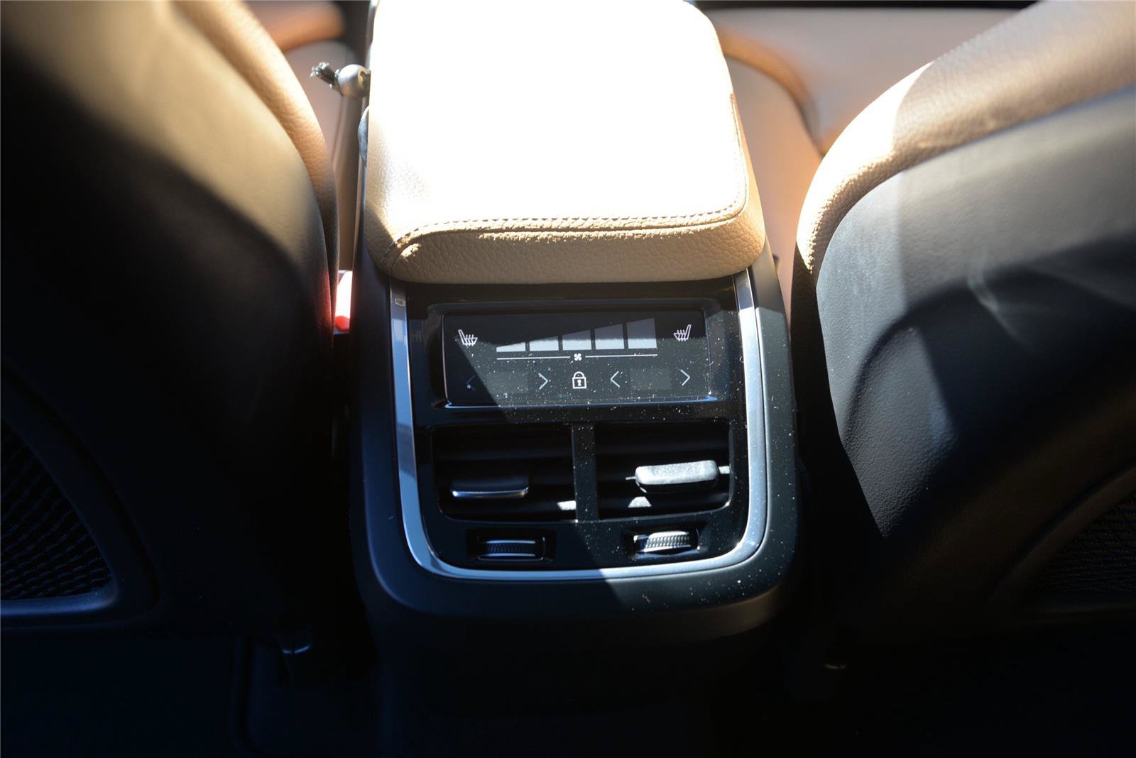Used 2019 Volvo XC60 T5 Inscription AWD/4WD image 21
