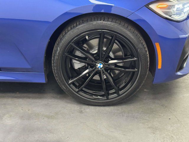 Used 2020 BMW 330i xDrive Sedan w/ M Sport Package AWD/4WD image 10