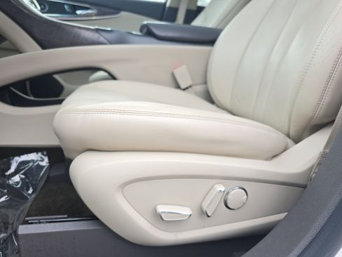 Used 2016 Lincoln MKX Reserve w/ Driver Assistance Package image 27